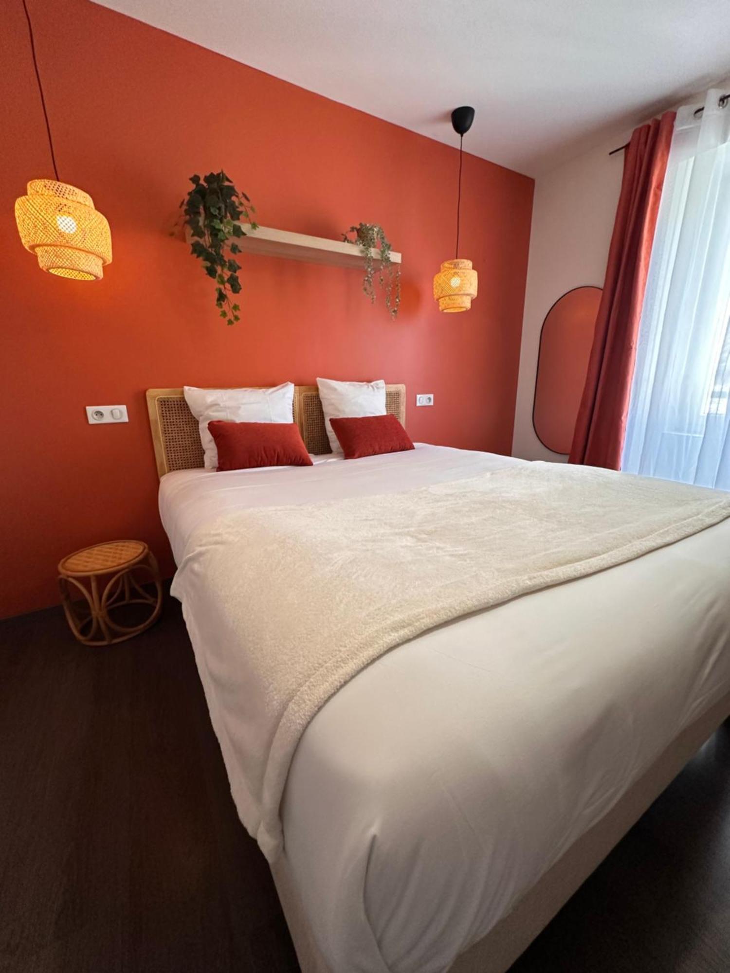 Du Vieux Logis Restaurant Hotel Lanas
